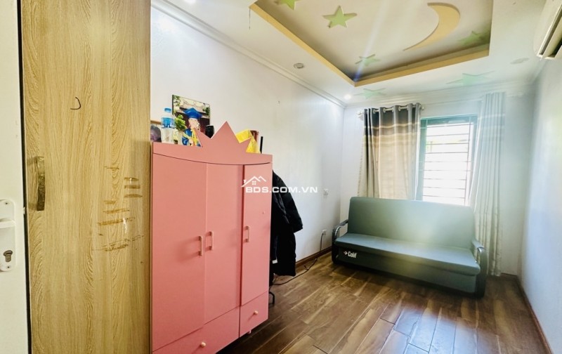  Bán GẤP nhà Sài Đồng – Ngõ xe hơi, 4 TẦNG, 2PN, nội thất xịn, chỉ 3.X tỷ 