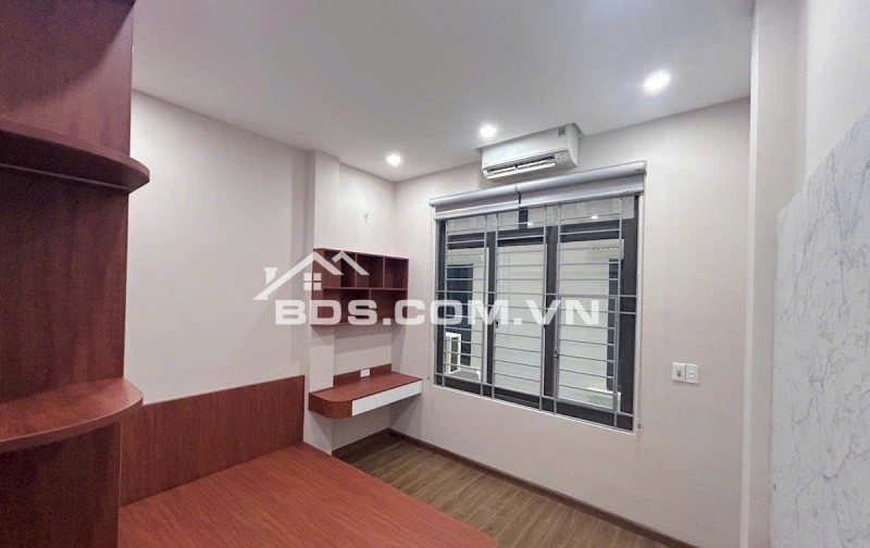 Bán Nhà Phố Khương Trung, Quận Thanh Xuân - Gần Phố - Full Nội Thất - 40, 4Tầng - Nhỉnh 8 Tỷ.