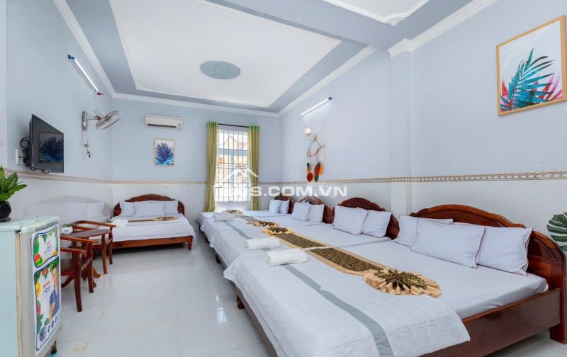 Bán Khách sạn 1 sao, 5 tầng, 31 phòng ngủ, View Biển. Ngay sát Bãi Sau Vũng Tàu.