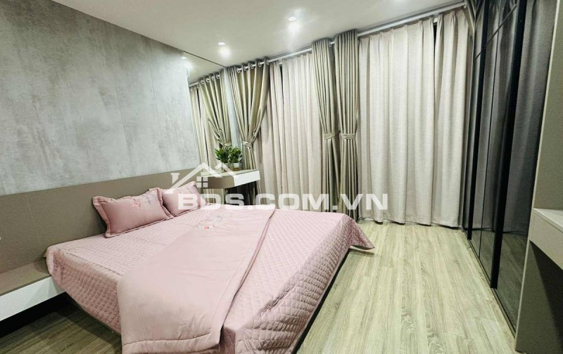 Nhà Đẹp Lô Góc, Thang Máy Minh Khai 30m, 7 tầng, mt 4m, giá 9.8 tỷ.