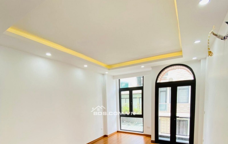 Nhà Đẹp Thang Máy Trần Khát Chân, Hai Bà Trưng 54m, 6 tầng, mt 3.7m, giá 18.5 tỷ.