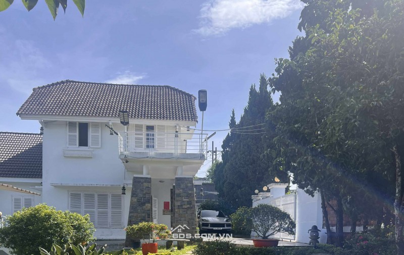 Villa mặt tiền đường Hoàng Hoa Thám, Phường 10, Đà Lạt, Lâm Đồng.