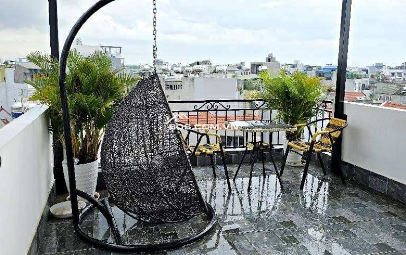 Bán nhà đẹp Long Biên, ngõ rộng ô tô 7 chỗ, có thang máy, sổ đỏ sẵn sàng giao dịch.