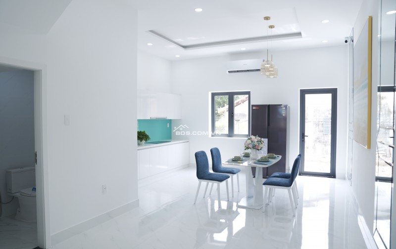 Nhà phố trung tâm Bến Cát, giá chỉ từ 2,4 tỷ, sổ hồng riêng từng căn