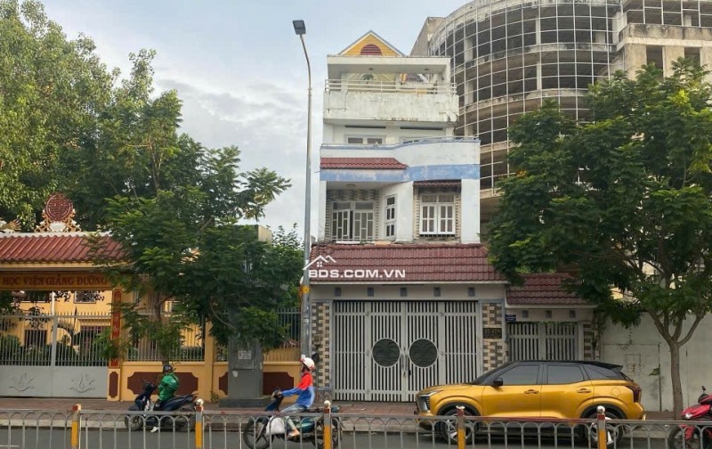 Nhà phố quận 6 mặt tiền lý chiêu hoàng 277m2
