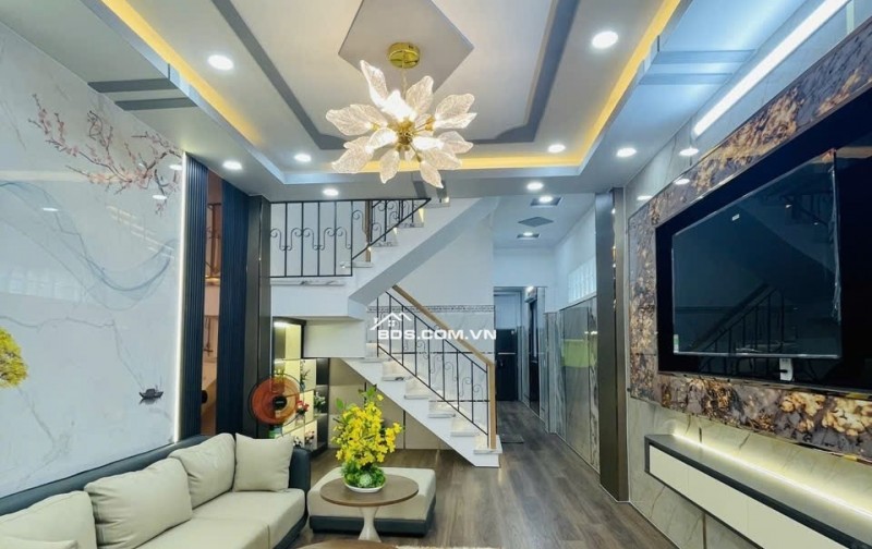 Nhà Hẻm ôtô Quang Trung, GV