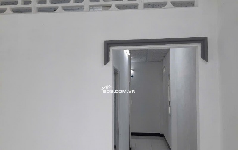 CHÍNH CHỦ CẦN BÁN NHÀ CẤP 4 - 48m²  GIÁ RẺ: 450tr. Đường 02 xe ba gác ba lại, đất vuông đẹp, gần sông nên thoáng mát cả ngày, phong thủy tốt