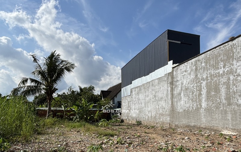Bán Nhanh lô đất 370m2 - chỉ hơn 30tr/m2 - Nhà Bè - Kế Bên Trường Lái Xe Thành Công