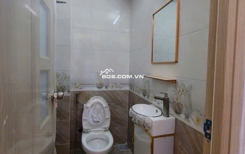 AN DƯƠNG VƯƠNG - BÀ HOM Q6 - NGANG NỞ HẬU HƠN 4M - NHÀ MỚI 1 SẸT - 4 TẦNG - 34M2 - VÀI BƯỚC RA MẶT TIỀN - NHỈNH 4 TỶ CÒN TL