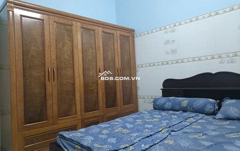 NHÀ 2 TẦNG BTCT - XÂY TƯỜNG 20CM - CÁCH ĐẠI HỌC TÀI CHÍNH MARKETING 50M - CÓ PN TRỆT - SÂN ĐỂ Ô TÔ = 5.8 tỷ