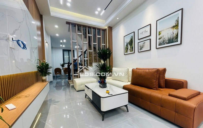 SIÊU PHẨM KIM GIANG - TẶNG NỘI THẤT - 2 THOÁNG - SAU ĐH THĂNG LONG - GIÁP KĐT ĐẠI KIM - NGÕ RỘNG - Ô TÔ GẦN - Ở NGAY - 41M – 4 TẦNG – GIÁ CHÀO 8,65 TỶ