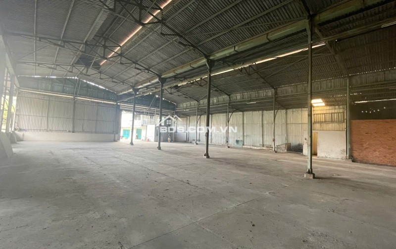 Cho thuê full nhà xưởng 1300m2 tại Dĩ An