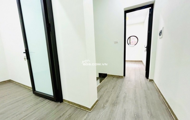 Linh Đàm 54m 4 tầng 13.5 tỉ