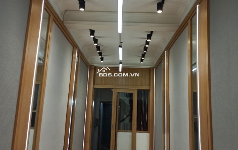BÁN NHÀ ĐẸP MẶT PHỐ LÁNG KINH DOANH SẦM UẤT – GIAO THÔNG THUẬN TIỆN - AN SINH TUYỆT VỜI CHỈ 10 TỶ