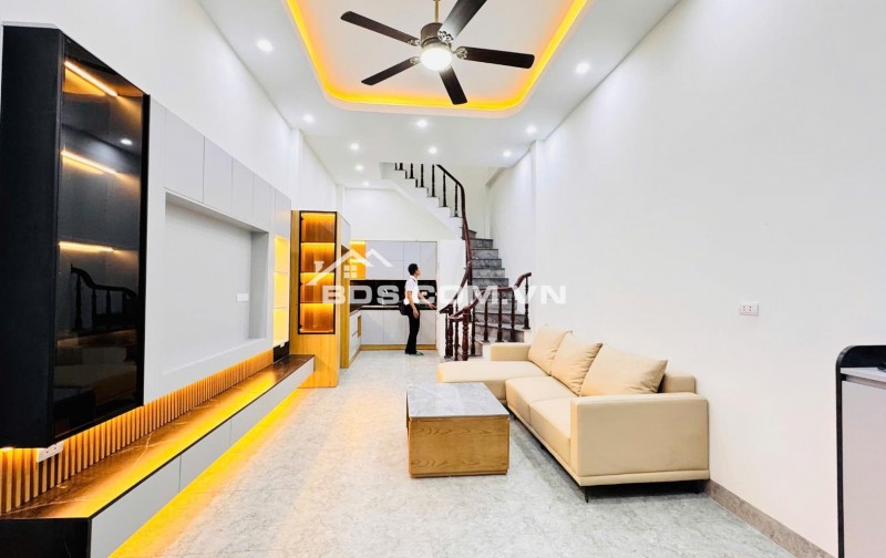 B.Á.N NHÀ THANH XUÂN 40M- 5 TẦNG SIÊU ĐẸP NHỈNH NHỈNH 8,5 TỶ- VỊ TRÍ HIẾM THANH XUÂN