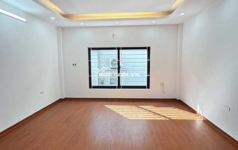 NHÀ ĐẸP, MƠI KÍNH KOONG, GIÁ TỐT NGÕ RỘNG CỰC NÔNG – PHÚC ĐỒNGI LONG BIÊN