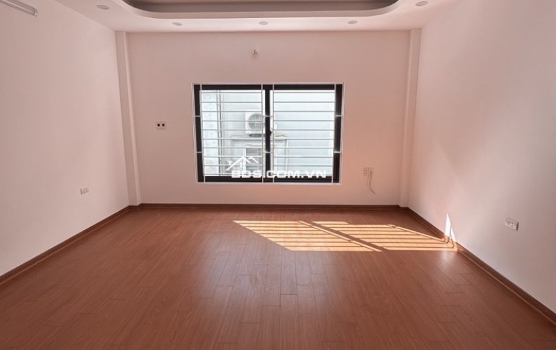 NHÀ ĐẸP, MƠI KÍNH KOONG, GIÁ TỐT NGÕ RỘNG CỰC NÔNG – PHÚC ĐỒNGI LONG BIÊN