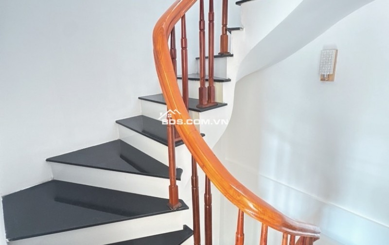 NHÀ ĐẸP, MƠI KÍNH KOONG, GIÁ TỐT NGÕ RỘNG CỰC NÔNG – PHÚC ĐỒNGI LONG BIÊN