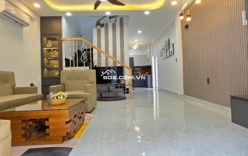 HẺM 4M THÔNG RA LÊ VĂN SỸ - DT: 5m * 11m – GIÁ CHỈ 7.6 TY