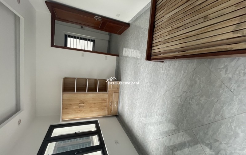 Nhà Lê Quang Đạo, lô góc, dân xây 40m2, 5 tầng chỉ 7 tỷ