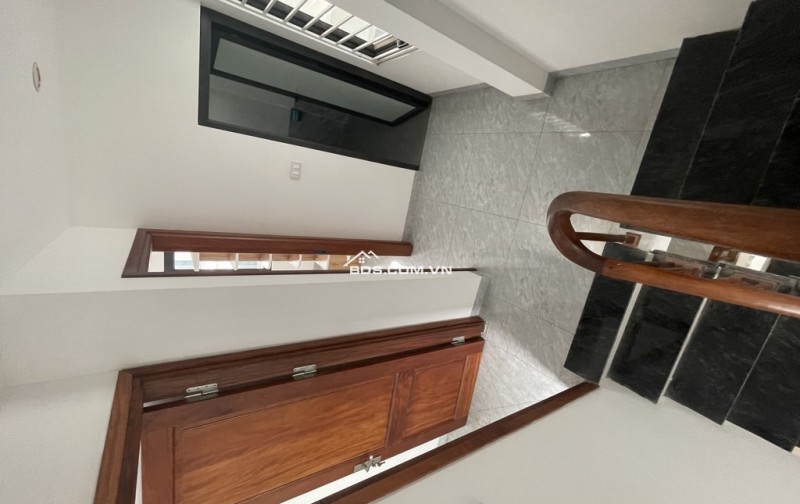Nhà Lê Quang Đạo, lô góc, dân xây 40m2, 5 tầng chỉ 7 tỷ