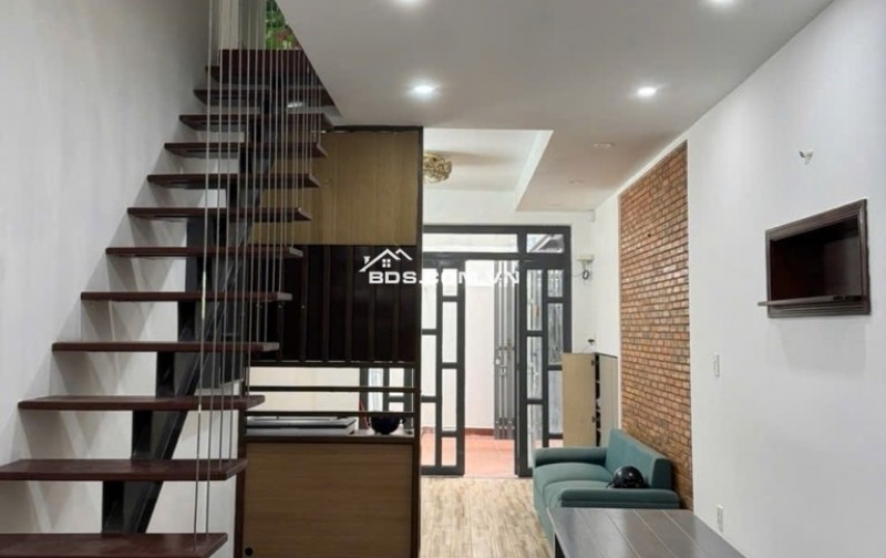 Nguyễn Kiệm Phú Nhuận,2 tang,103m2,giá hơn 5tỷ