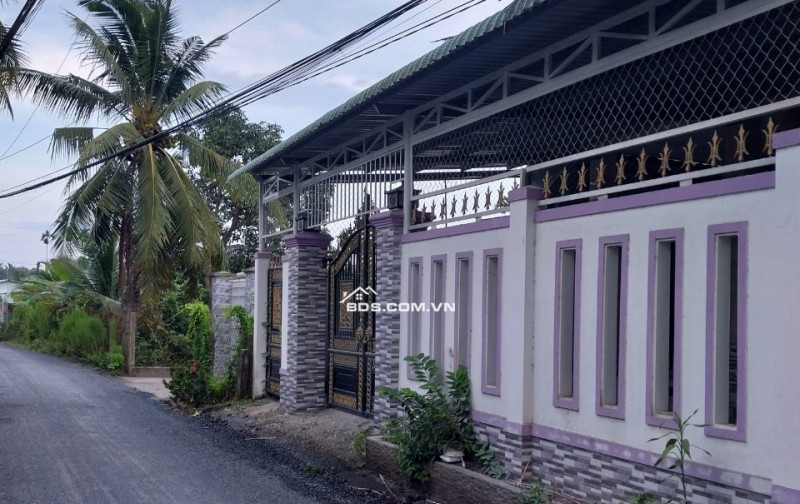 Nhà mái Thái kiểu biệt thự vườn đẹp lung linh.Rộng 300m2. tại xã Long An, H.Châu Thành, TG