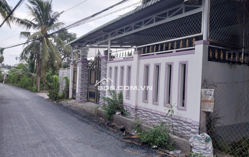 Nhà mái Thái kiểu biệt thự vườn đẹp lung linh.Rộng 300m2. tại xã Long An, H.Châu Thành, TG