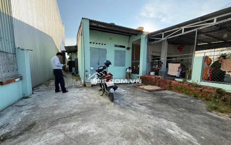Bán lô đất diện tích 6,1 x 25 (152,3m2) vuông vứt sát Làng Đại Học Đà Nẵng