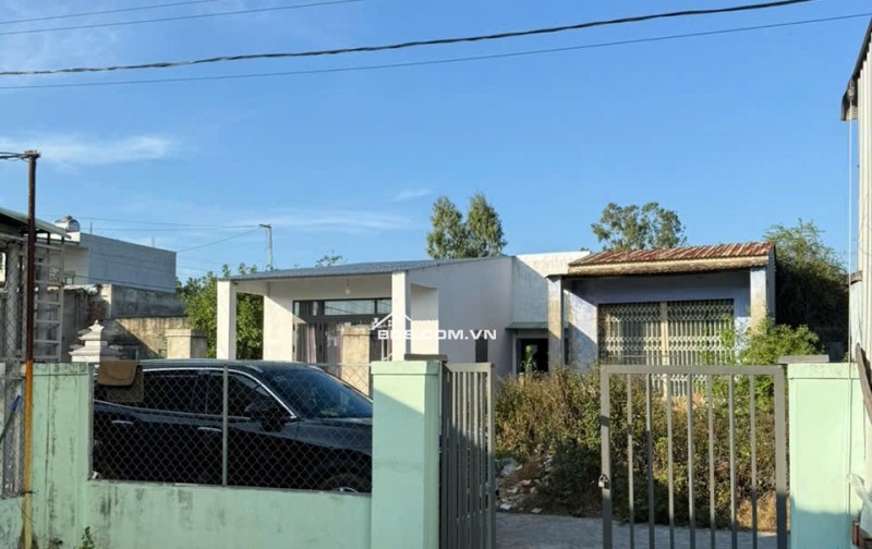 Bán lô đất diện tích 6,1 x 25 (152,3m2) vuông vứt sát Làng Đại Học Đà Nẵng
