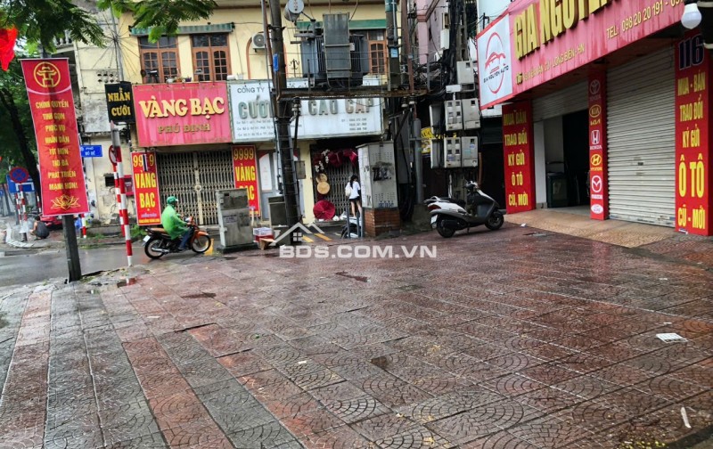 Cho thuê nhà 2 mặt tiền Nguyễn Văn Cừ Bồ Đề, vỉa hè rộng 20m, thích hợp kinh doanh ô tô & cà phê
