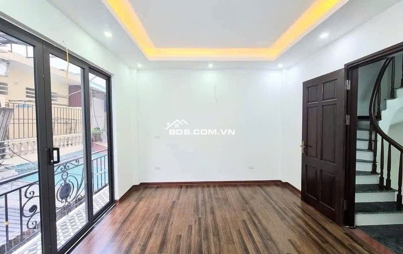 Bán nhà Kim Giang 39 m2 x 5 tầng, 7,25 tỷ, nhà 2 mặt tiền