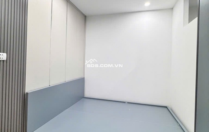 BÁN TẬP THỂ THANH NHÀN – 4 NGỦ – FULL NỘI THẤT – OTO ĐỖ NGÀY ĐÊM – NHỈNH 3 TỶ