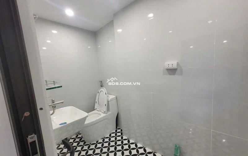 BÁN TẬP THỂ THANH NHÀN – 4 NGỦ – FULL NỘI THẤT – OTO ĐỖ NGÀY ĐÊM – NHỈNH 3 TỶ