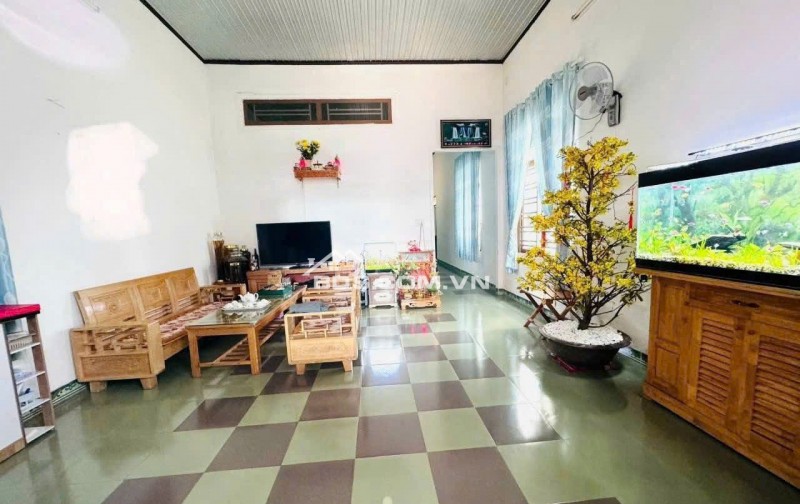 Cần bán Căn Nhà Hẻm 81 Y Wang ngay Bách Hóa Xanh
( NGÃ BA Y WANG - MAI THỊ LỰU )
cách ĐH Tây Nguyên chỉ 300- P. Eatam cũ Giá 2ty750