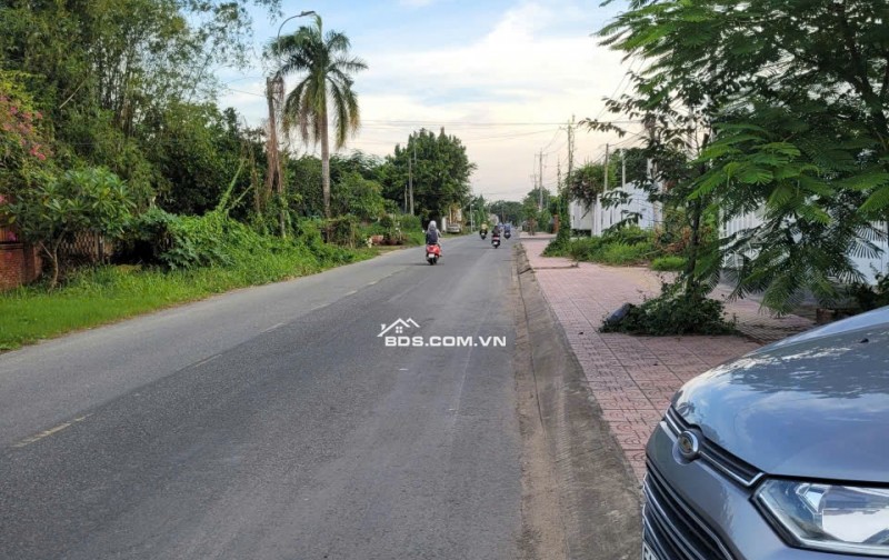 BÁN NHÀ ĐẤT NGHỈ DƯỠNG 1110M2 MẶT TIỀN GẦN TRUNG TÂM TP. TÂN AN 1.6KM, SHR, 15TỶ