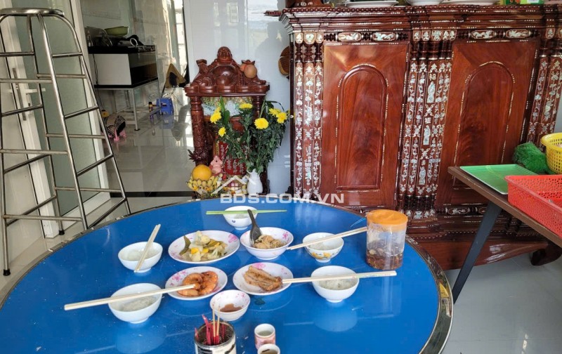 BÁN NHÀ ĐẤT NGHỈ DƯỠNG 1110M2 MẶT TIỀN GẦN TRUNG TÂM TP. TÂN AN 1.6KM, SHR, 15TỶ
