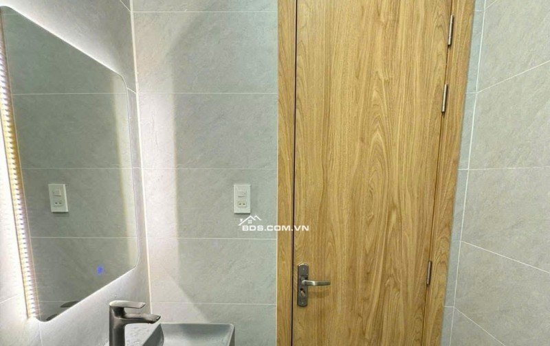 CẦN TIỀN BÁN GẤP CĂN NHÀ 1 TRỆT 2 LẦU THIẾT KẾ SANG TRỌNG, BÁN NHANH CHO KHÁCH THIỆN CHÍ