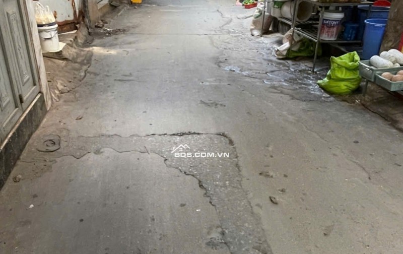Nhà Tây Hồ trung tâm cực hiếm 62m, 3 tầng, oto qua nhà, thuận tiện cho kinh doanh, cho thuê!