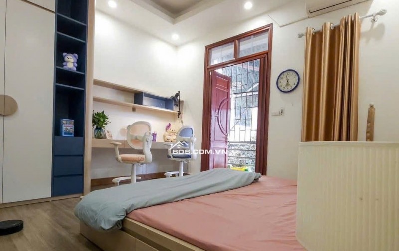 GIÁP BÁT- GIẢI PHÓNG -38M2-6.95 (CTL) Ô TÔ GẦN- 3 THOÁNG- 3 BƯỚC RA PHỐ LỚN- NHÀ Ở NGAY