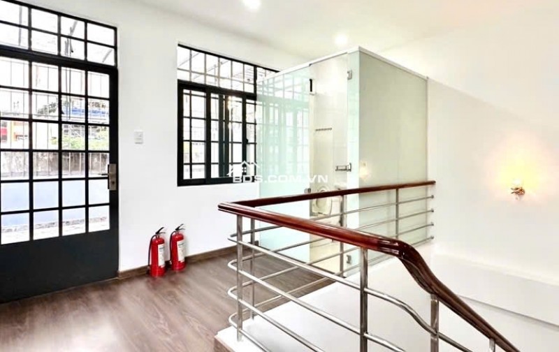 12 Tỷ: ngang 12m- Quận 10 ngay chợ An Đông, Medic Hòa Hảo- nhà 4 Tầng Xe hơi trong nhà. 0933910039