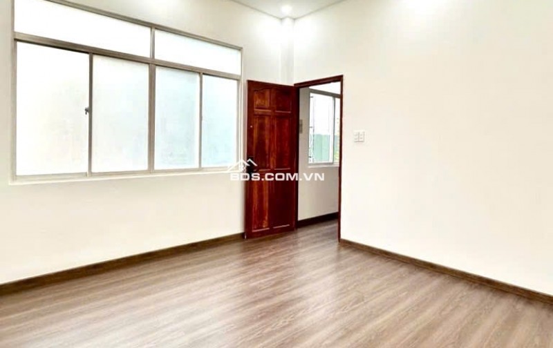 12 Tỷ: ngang 12m- Quận 10 ngay chợ An Đông, Medic Hòa Hảo- nhà 4 Tầng Xe hơi trong nhà. 0933910039