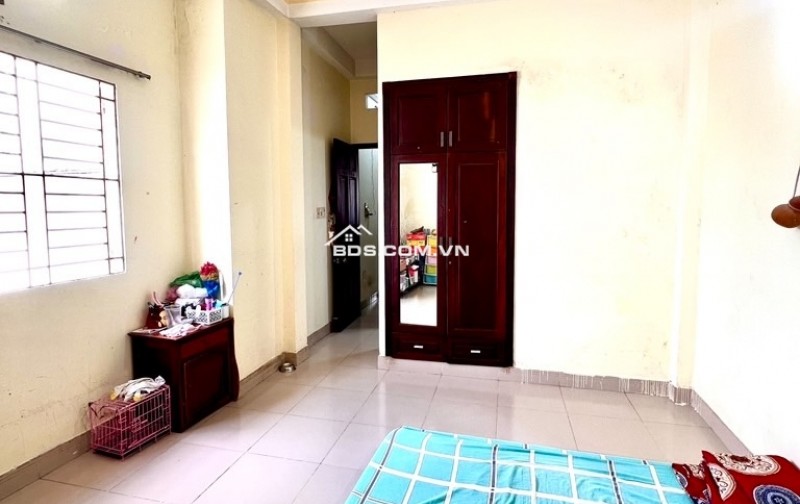 Bán Gấp Nhà Hẻm Huỳnh Tấn Phát Q7, 76m2, 3 Tầng, 5PN - Giá Chỉ 6.8 Tỷ, Sổ Đỏ