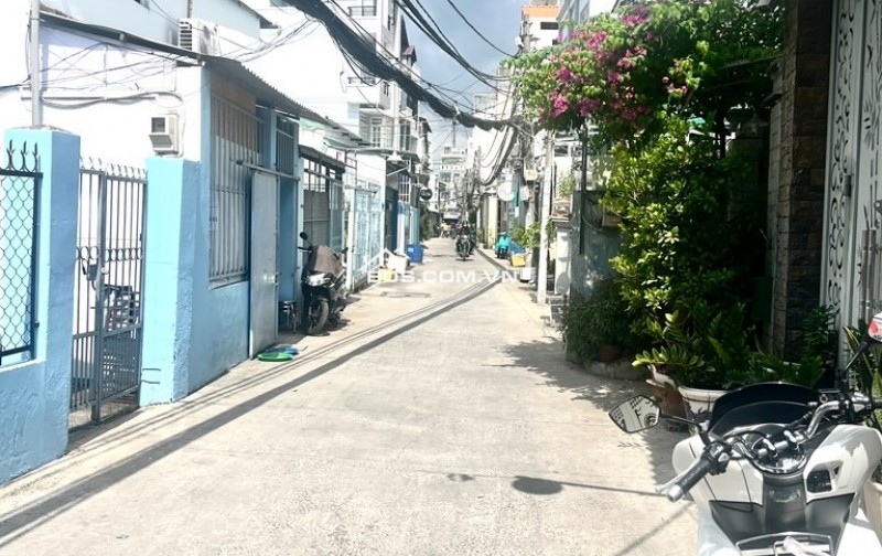 Bán Gấp Nhà Hẻm Huỳnh Tấn Phát Q7, 76m2, 3 Tầng, 5PN - Giá Chỉ 6.8 Tỷ, Sổ Đỏ