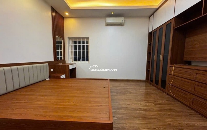 Lạc Long Quân- dân trí cao-tiện ích đầy đủ-thiết kế hiện đại-nhà mới ở ngay-5 tầng giá nhỉnh 10 tỷ.
