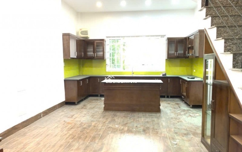 Lạc Long Quân- dân trí cao-tiện ích đầy đủ-thiết kế hiện đại-nhà mới ở ngay-5 tầng giá nhỉnh 10 tỷ.