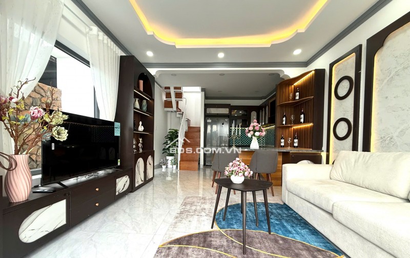 BÁN NHÀ MÊ HẺM XE HƠI NÉ NHAU 181 QUANG TRUNG MẶT TIỀN
 Nhà mê kiên cố - thiết kế hiện đại - Full nội  thất : 1 PK - 1 Bếp - 2 PN - sân đậu xe