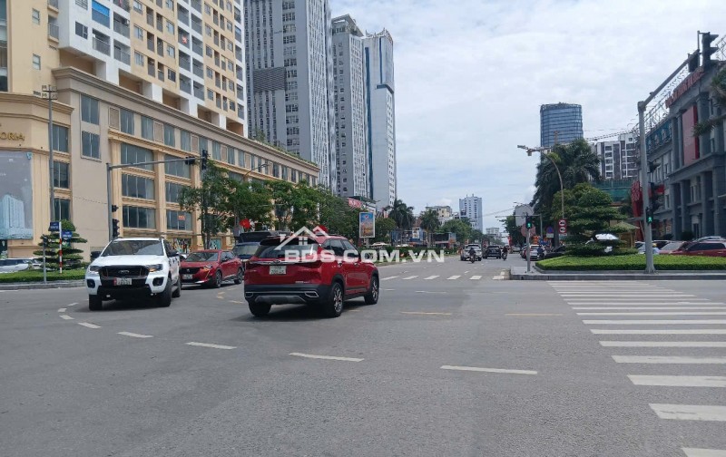 SIÊU PHẨM LÔ GÓC 3 MẶT ĐƯỜNG KINH DOANH NGAY TTTP VINH CÓ 102. LH:0362367607, 0949604798.
