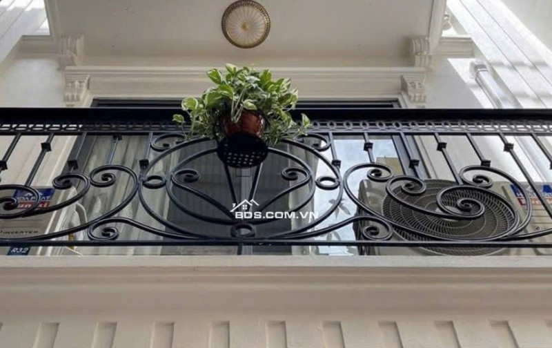 Nhà Tây Hồ 2 thoáng, 32 m, 5 tầng, oto ngủ trong nhà, nhà đẹp ở ngay!