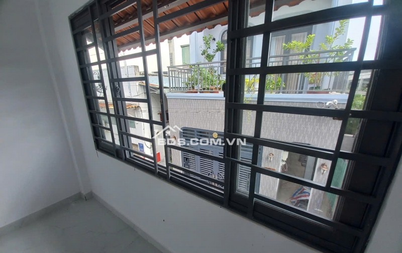 NHÀ BÁN 1 LẦU – GẦN MẶT TIỀN NGUYỄN VĂN QUÁ – CHỈ 1.4 TỶ. LH:0984295419.
